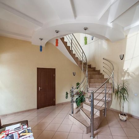Stella De Lux Hotel Chisinau Bagian luar foto