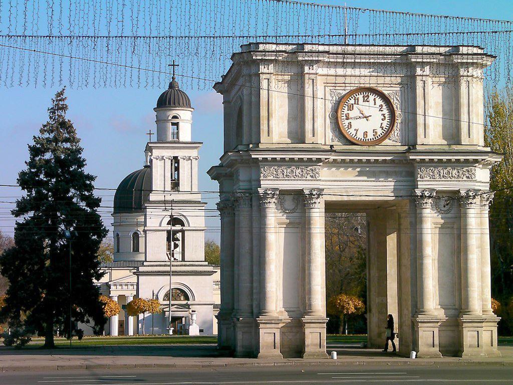Stella De Lux Hotel Chisinau Bagian luar foto