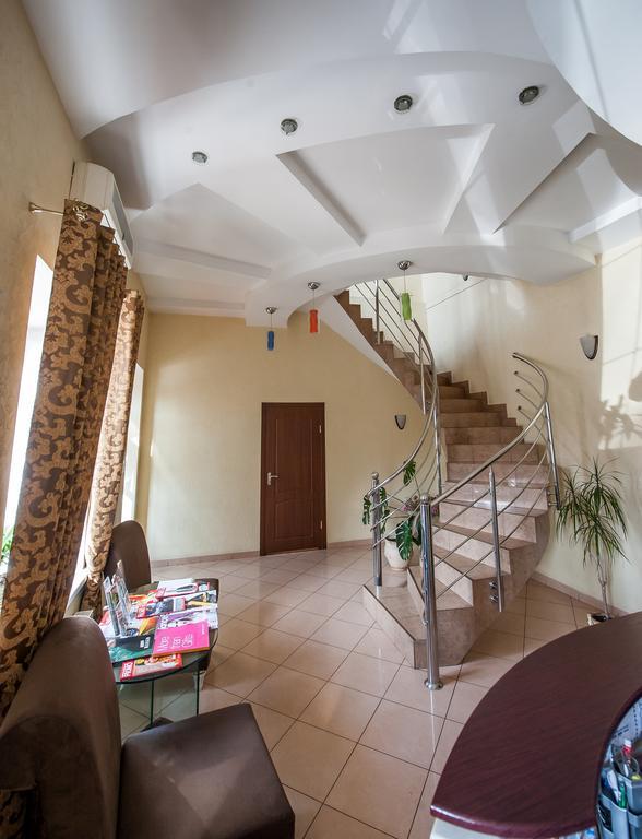 Stella De Lux Hotel Chisinau Bagian luar foto