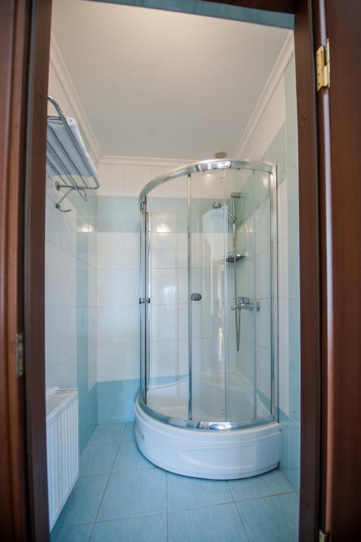 Stella De Lux Hotel Chisinau Bagian luar foto